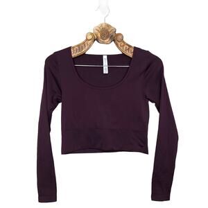 Athleta Top Long Sleeve Crop Maroon Purple Ribbed Scoop Neck Unlined Medium